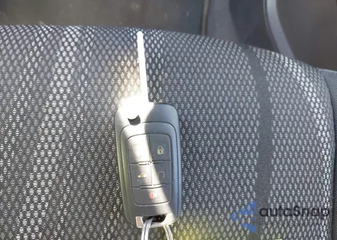 2017 Chevrolet Sonic Lt Auto z USA, uszkodzony, nr VIN 1G1JD5SGXH4152512